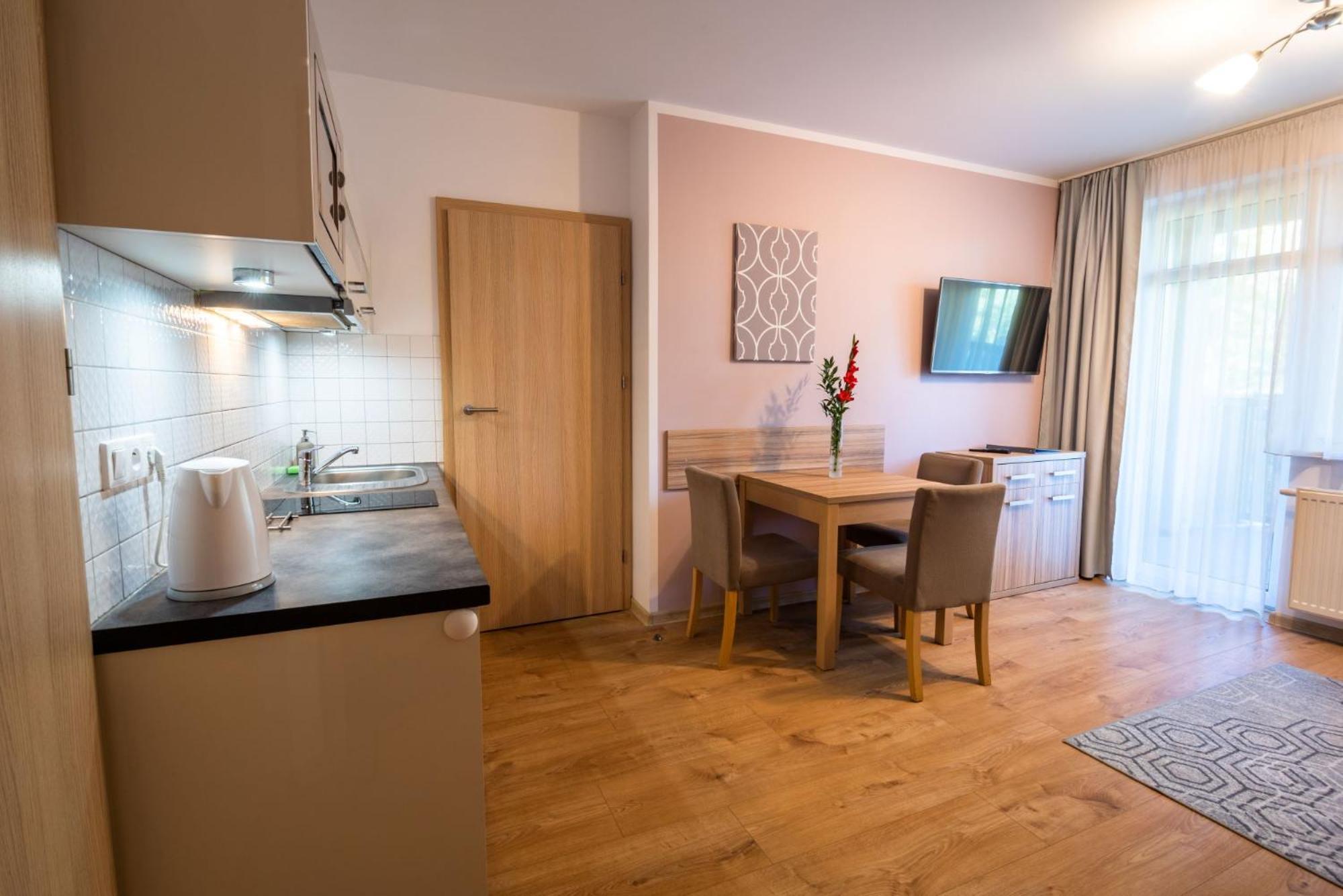 Malina Apartamenty ชกลาร์สกา ปอเรมบา ภายนอก รูปภาพ
