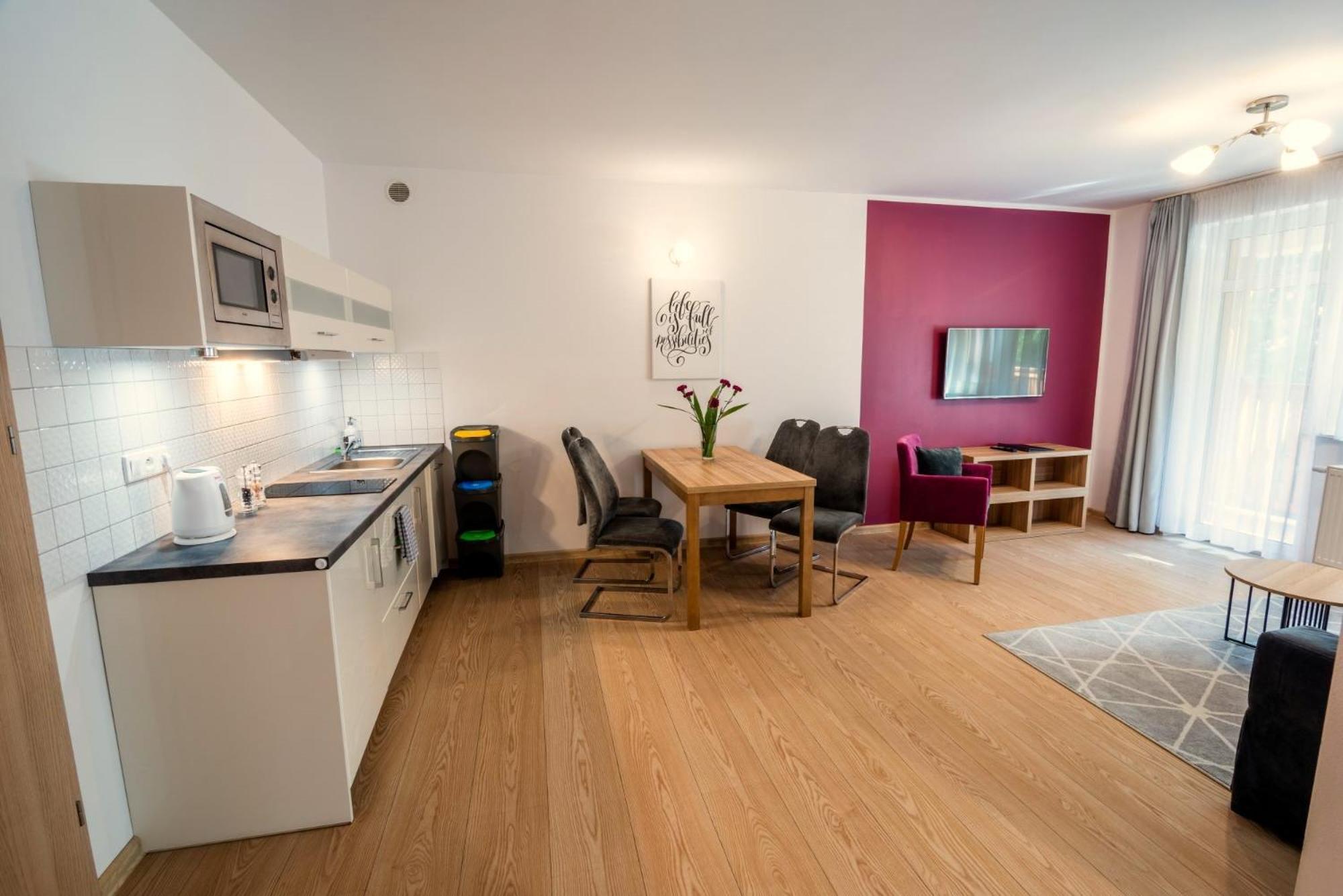 Malina Apartamenty ชกลาร์สกา ปอเรมบา ห้อง รูปภาพ