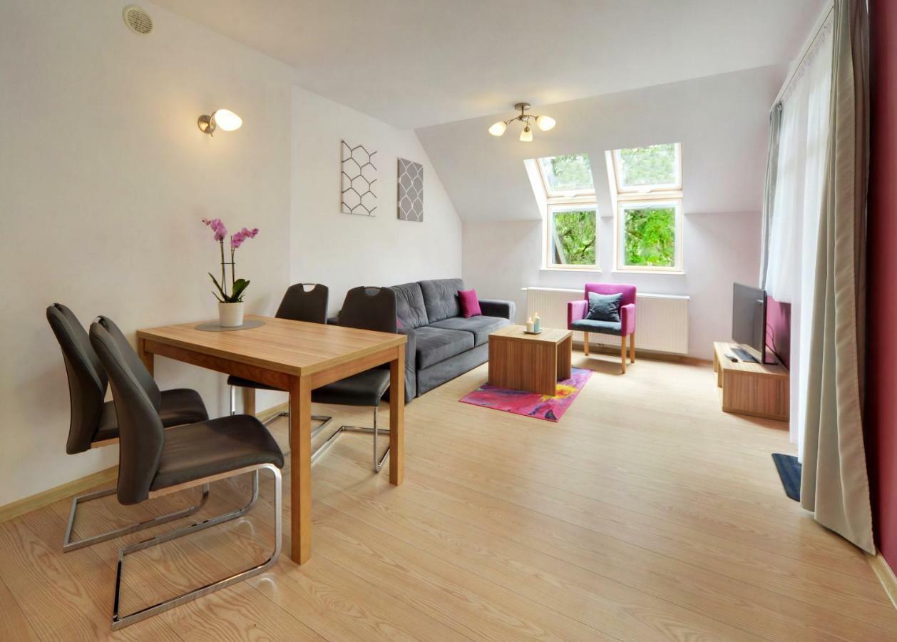 Malina Apartamenty ชกลาร์สกา ปอเรมบา ภายนอก รูปภาพ