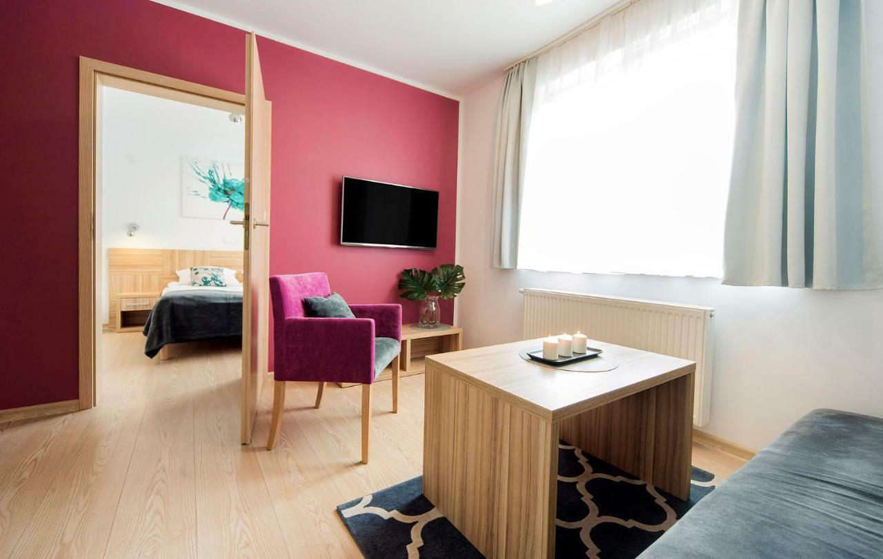 Malina Apartamenty ชกลาร์สกา ปอเรมบา ภายนอก รูปภาพ
